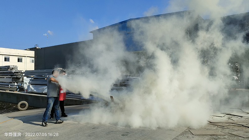 華燁篷房——夏日炎炎,消防演練,防范未“燃” 華燁篷房——夏日炎炎,消防演練,防范未“燃”