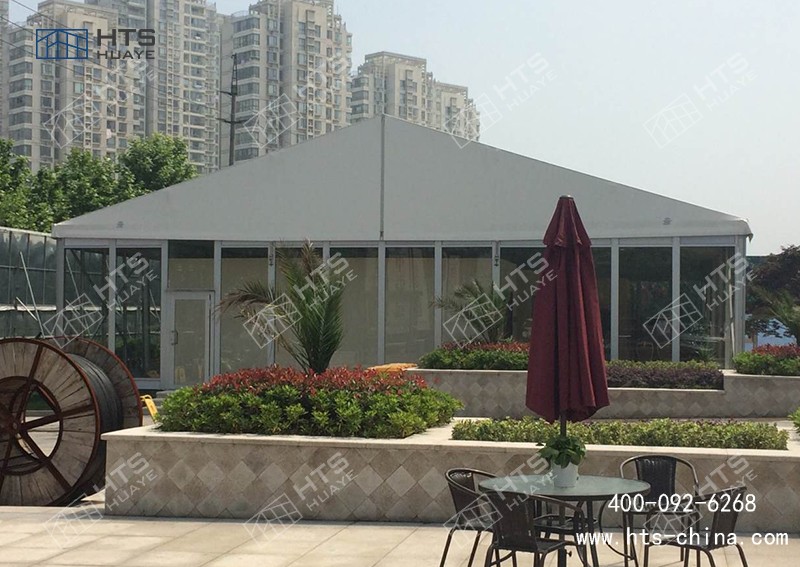 鋁合金框架棚房屬于綠色環(huán)保建筑，搭建現(xiàn)場無焊接