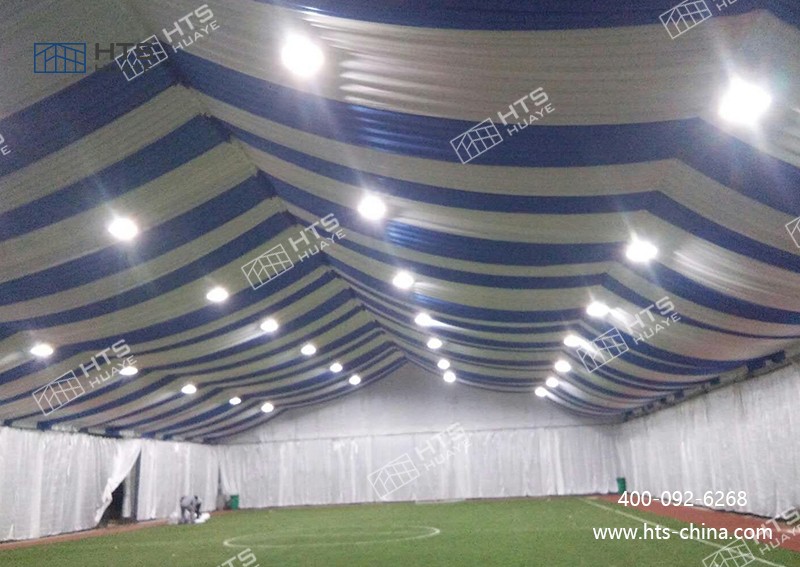 足球館篷房讓“家門口”的公共場地多起來 足球館篷房讓“家門口”的公共場地多起來